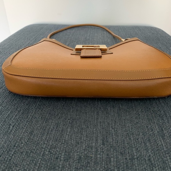 Gorgeous Gucci Handbag - Picture 4 of 6